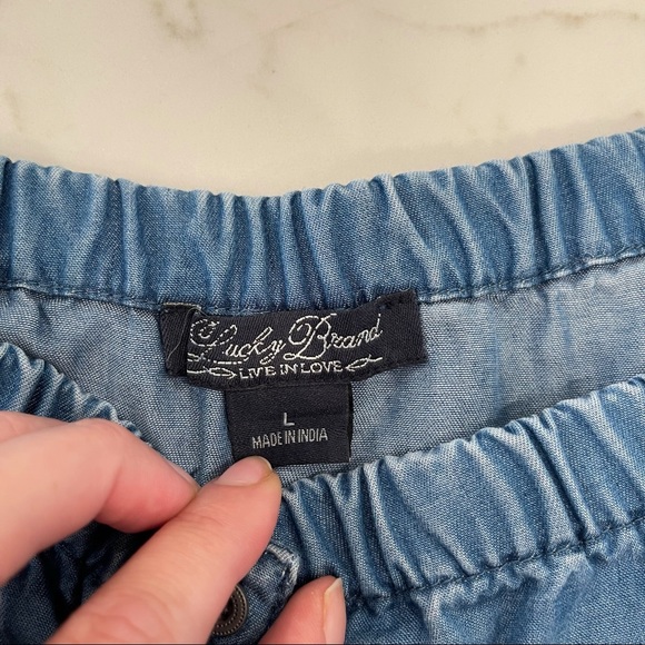 🎉HOST PICK🎉 Lucky Brand Jean top w/buttons - Picture 10 of 16